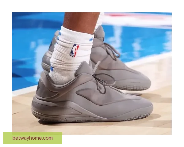 亚历山大承诺奖励球迷双鞋 杰威成夺冠关键人物