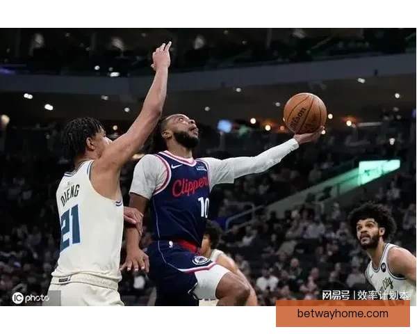 快船五连胜力克雄鹿小卡连场高分大洛迎盖帽里程碑