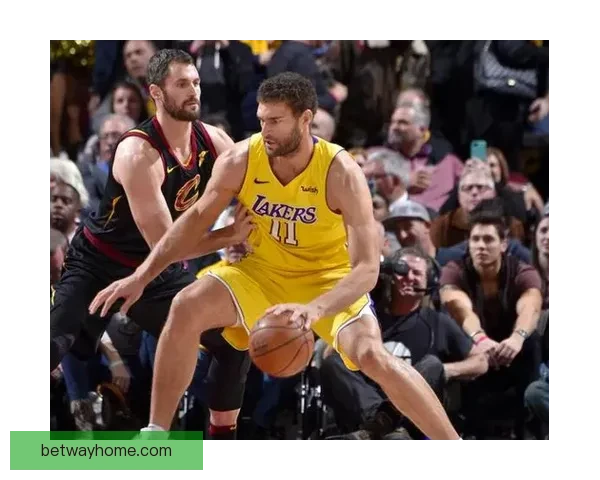 大洛佩兹收获18000分里程碑刷新NBA历史记录